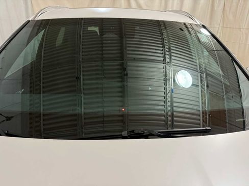 Used 2023 Genesis GV70 2.5T w/ Advanced Package image 14