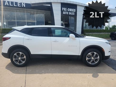 Used 2023 Chevrolet Blazer LT w/ Driver Confidence Package FWD image 2