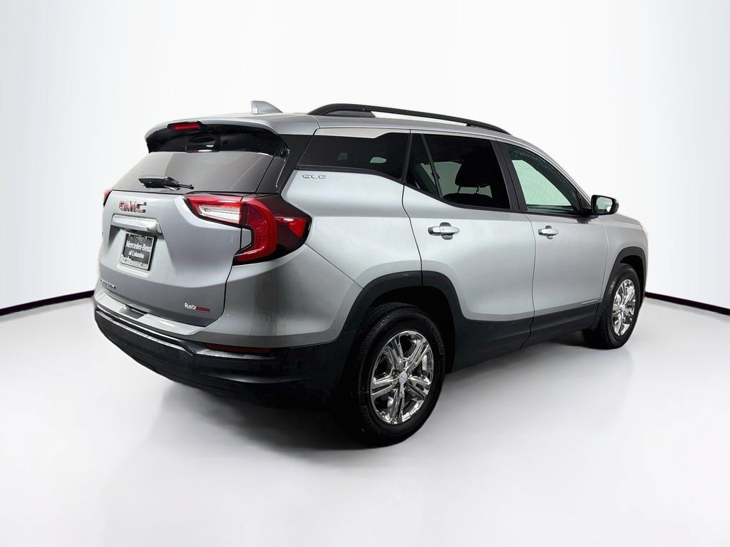 Used 2023 GMC Terrain SLE w/ Driver Convenience Package FWD image 7
