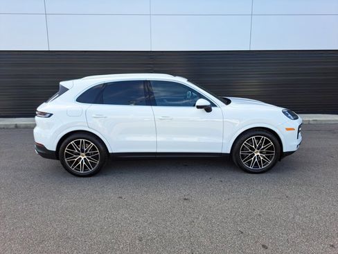 Certified 2024 Porsche Cayenne image 8