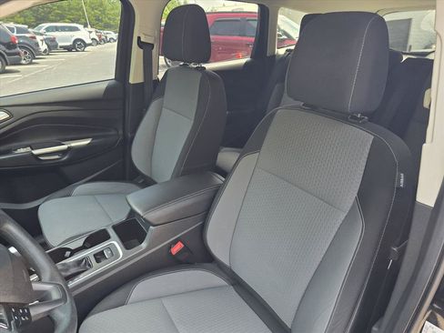 Used 2017 Ford Escape SE w/ SE Cold Weather Package FWD image 12