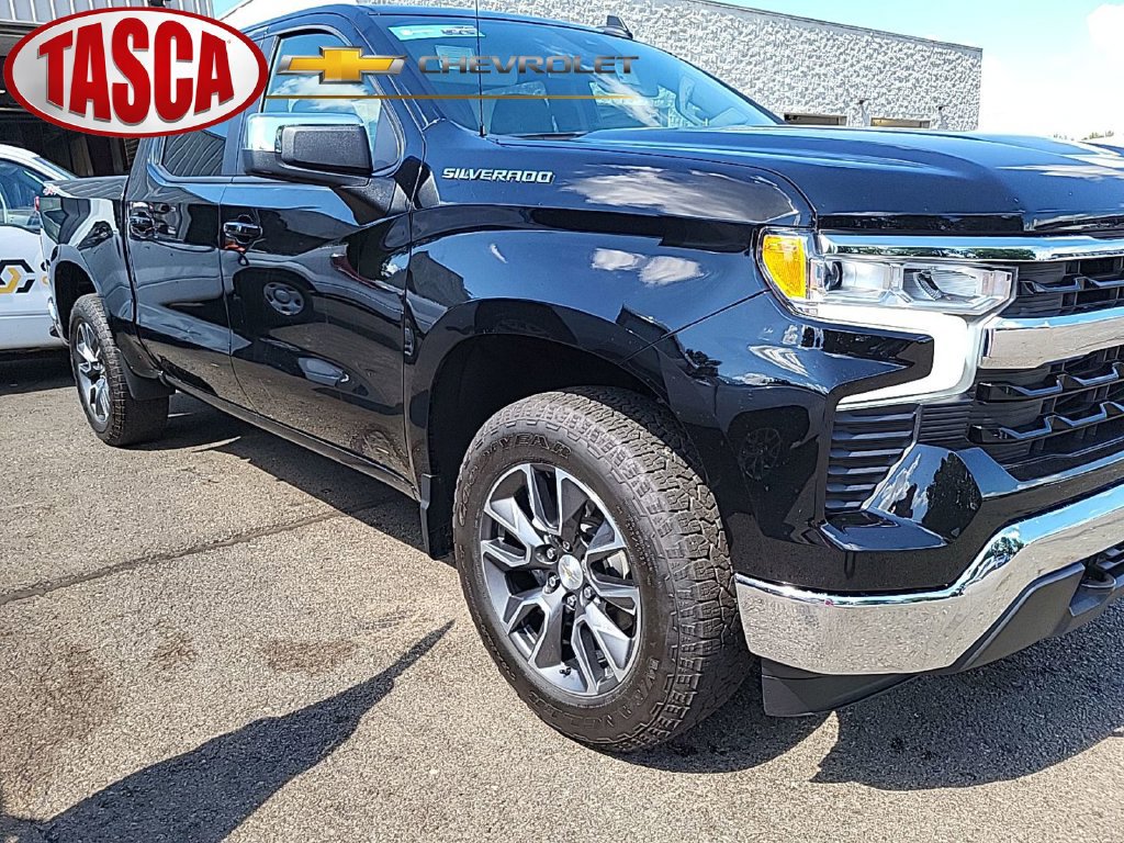 Used 2024 Chevrolet Silverado 1500 LT AWD/4WD image 1