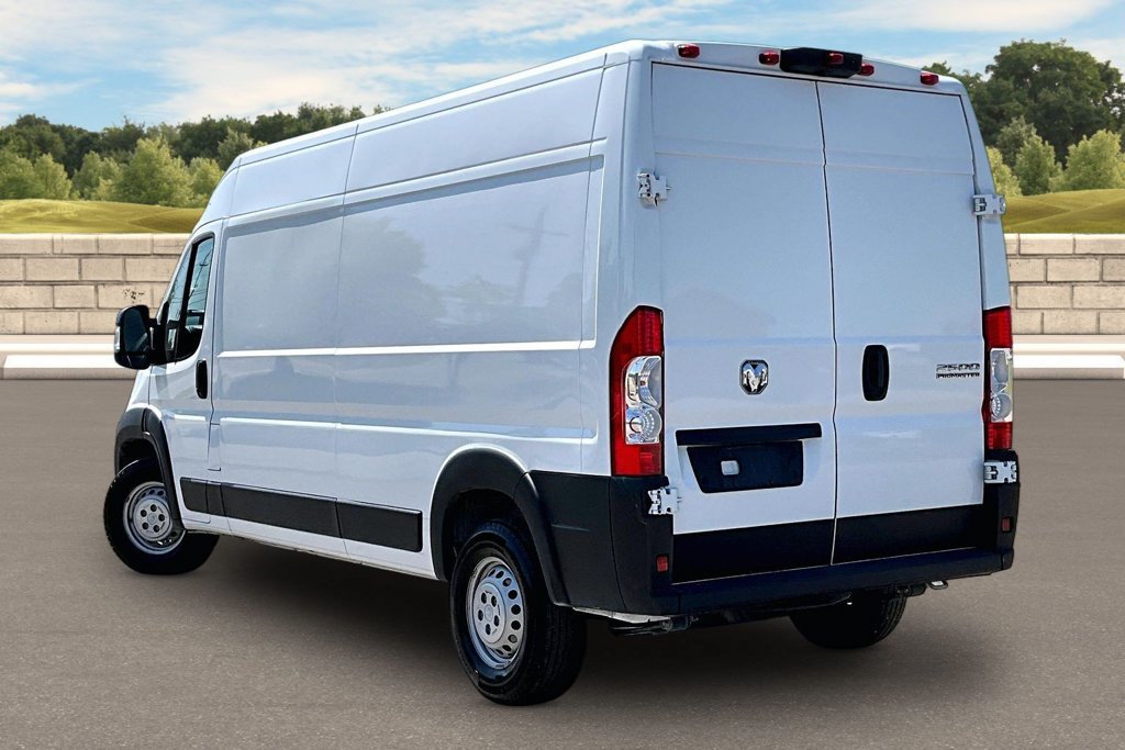 Used 2025 RAM ProMaster 2500 w/ Convenience Group FWD image 10