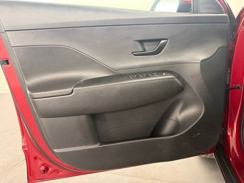 Certified 2025 Hyundai Kona SEL image 28