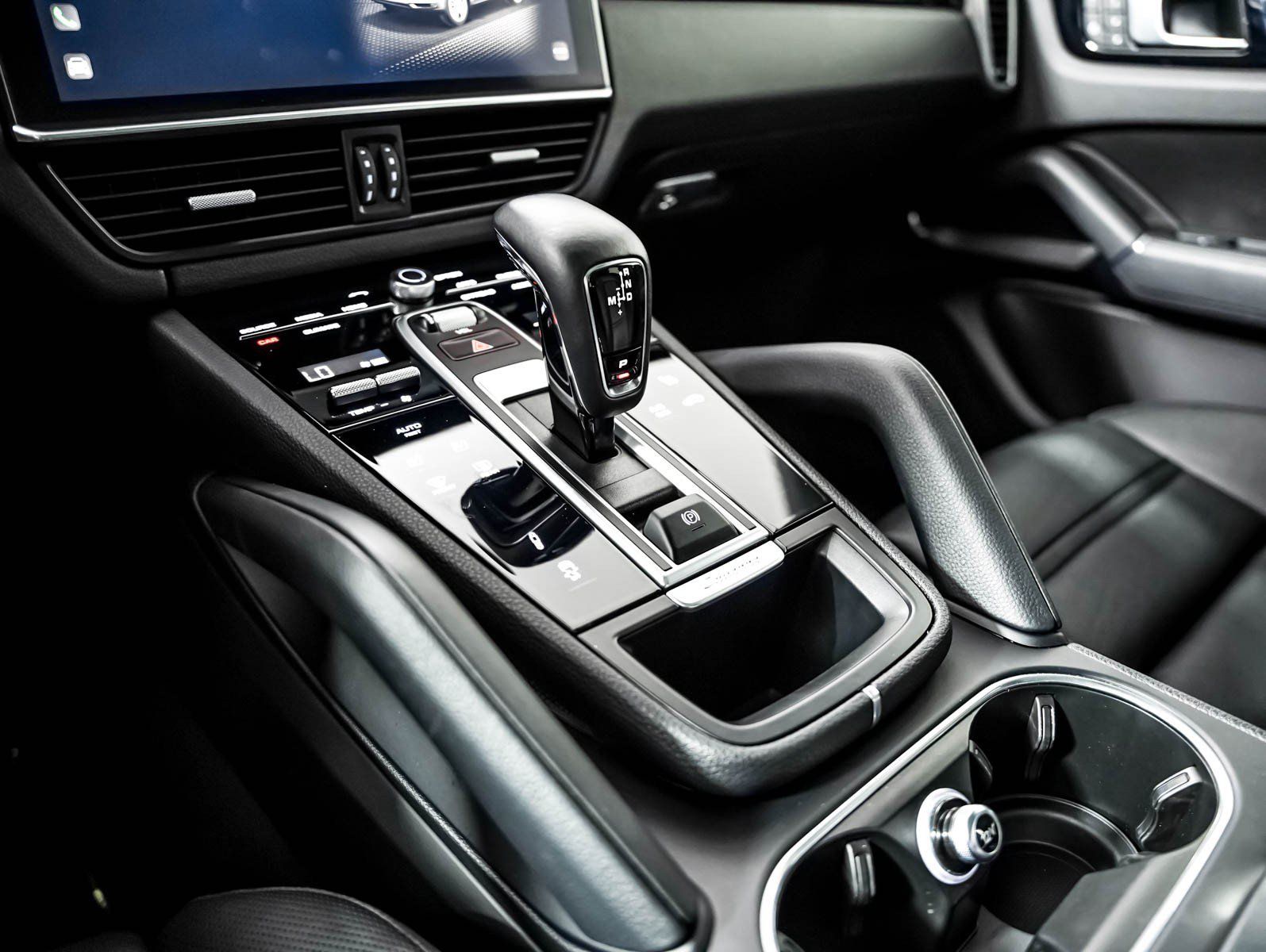 Certified 2023 Porsche Cayenne Platinum Edition w/ Towing Package w/o Tow Ball AWD/4WD image 20