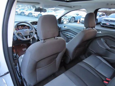 Used 2018 Ford Escape SE image 15