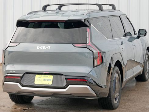 Used 2024 Kia EV9 Land image 59