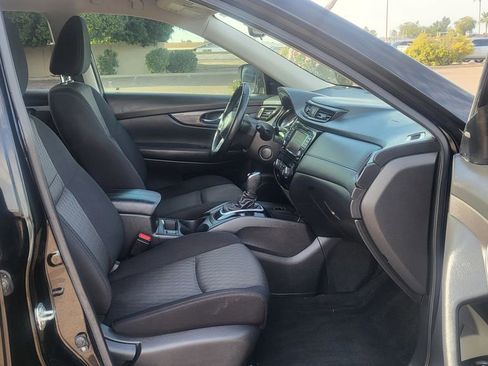 Used 2020 Nissan Rogue SV w/ Premium Package FWD image 18