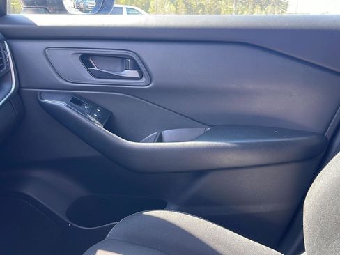 Used 2024 Nissan Rogue S image 21