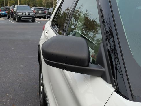 Used 2020 Ford Explorer XLT w/ Equipment Group 202A image 12