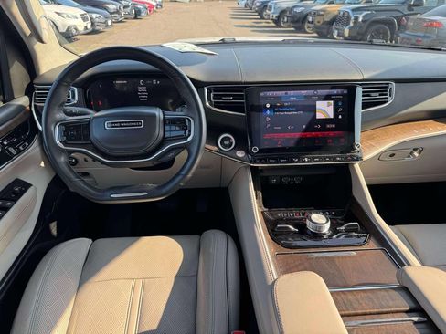 Used 2023 Jeep Grand Wagoneer L Series II AWD/4WD image 20