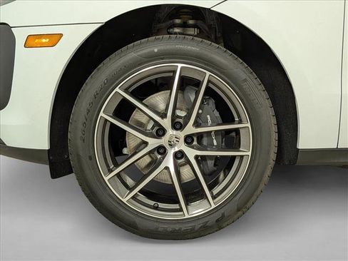 New 2026 Porsche Macan image 27