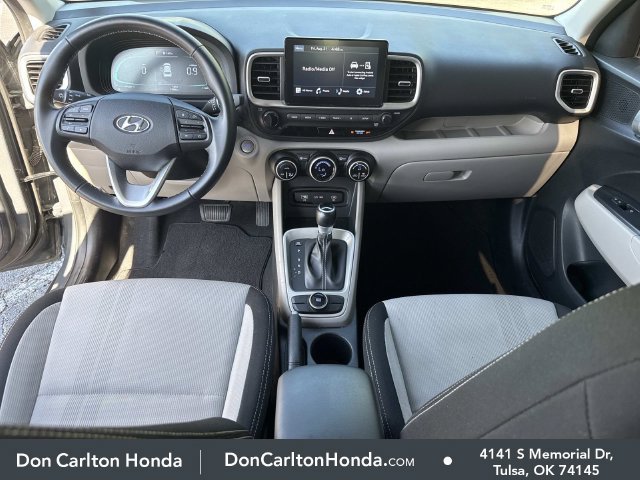 Used 2025 Hyundai Venue SEL FWD image 16