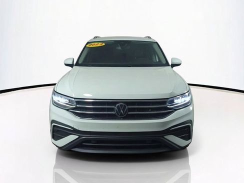 Used 2022 Volkswagen Tiguan SE FWD image 3