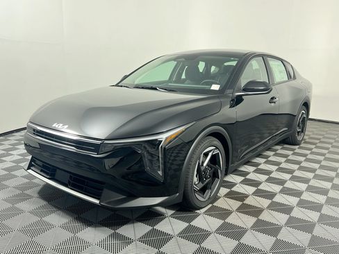 Certified 2025 Kia K4 EX FWD image 9