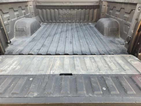 Used 2020 GMC Sierra 1500 SLT image 30