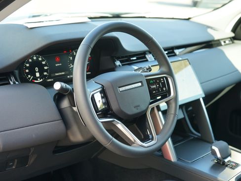 Used 2024 Land Rover Discovery Sport S image 21
