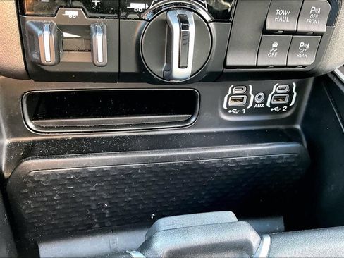 Used 2022 RAM 1500 Big Horn AWD/4WD image 17