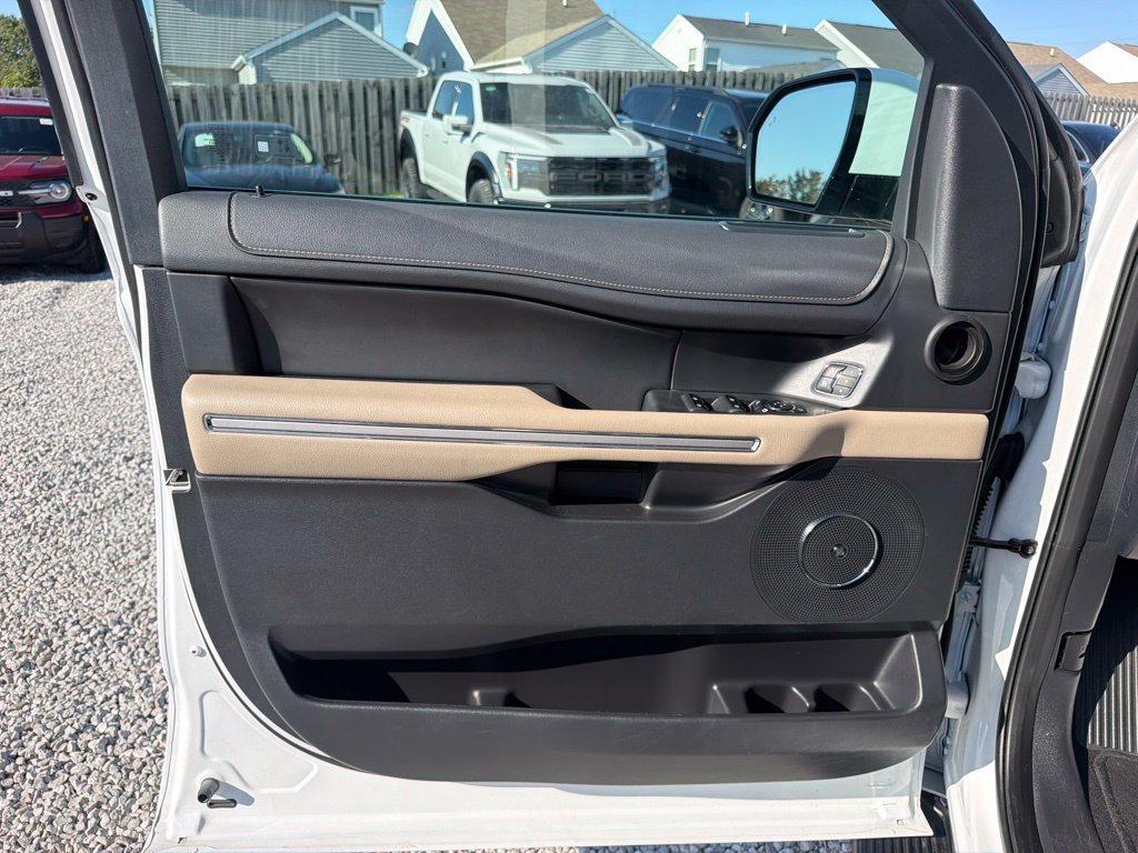 Used 2024 Ford Expedition Max Limited AWD/4WD image 26