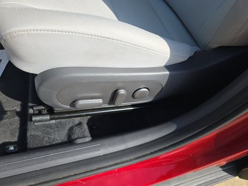 Used 2025 Hyundai Kona SEL image 18