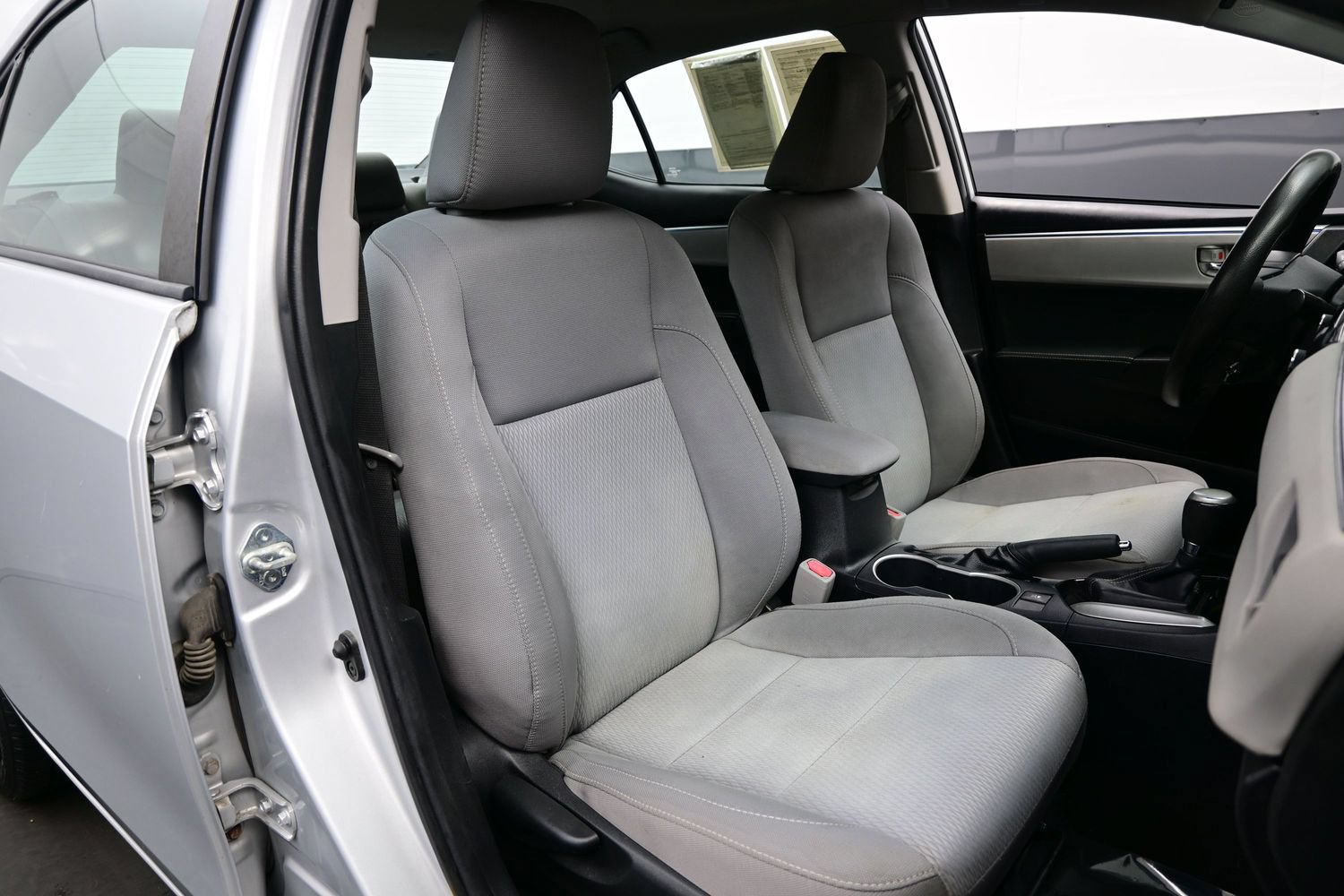 Used 2016 Toyota Corolla LE FWD image 16