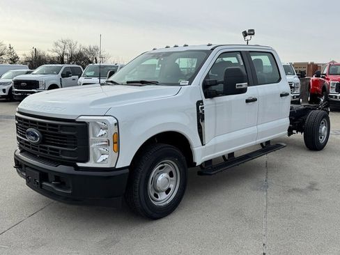 Used 2024 Ford F350 XL image 7