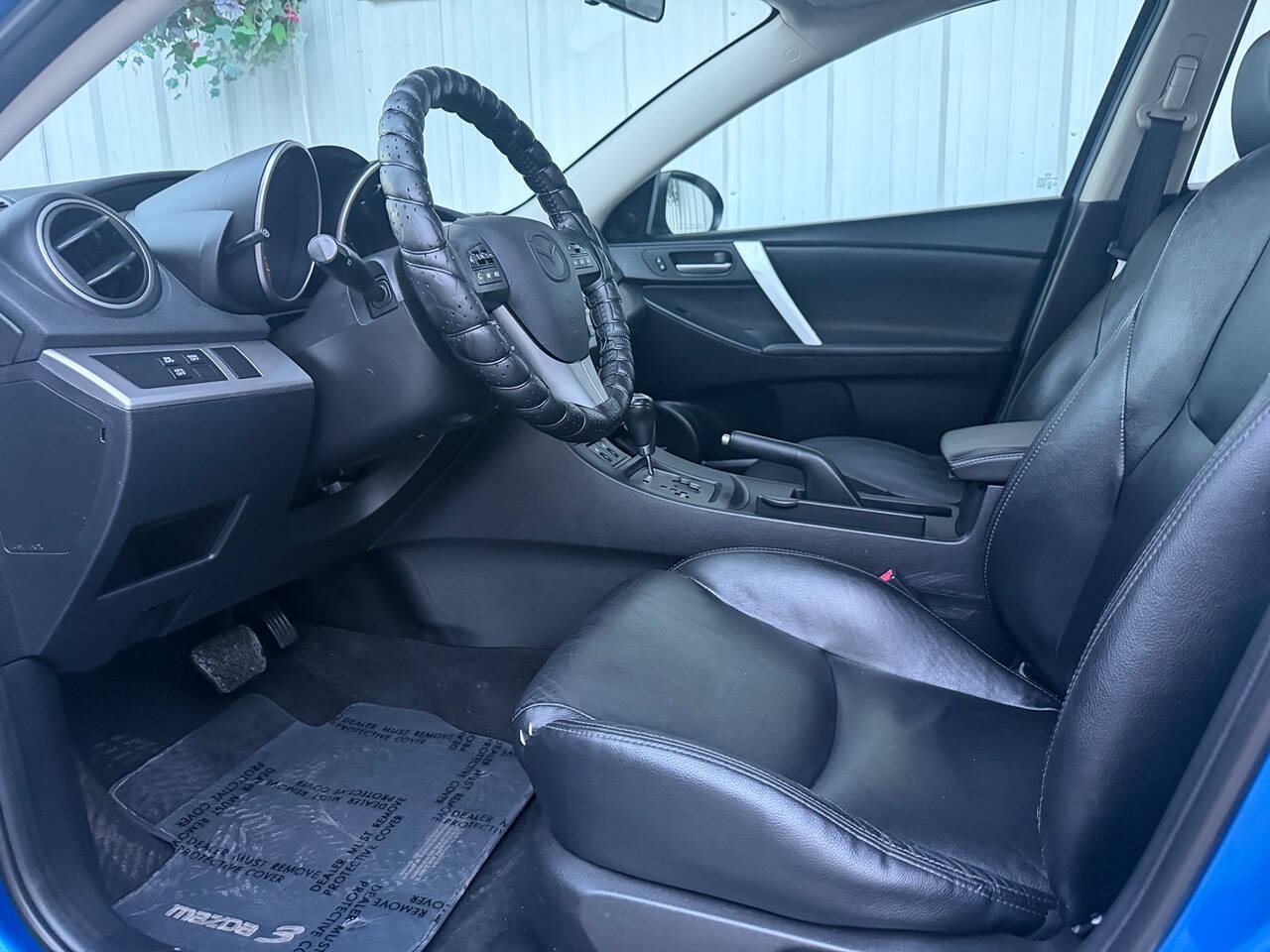 Used 2012 MAZDA MAZDA3 i Grand Touring w/ Tech Pkg FWD image 11