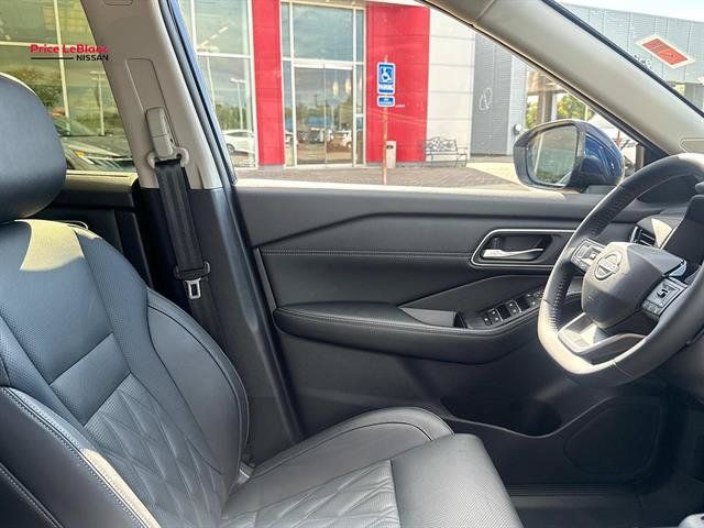 Used 2026 Nissan Rogue Platinum w/ Platinum Premium Package AWD/4WD image 10