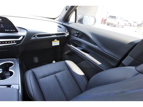 New 2026 Cadillac Lyriq Sport image 10