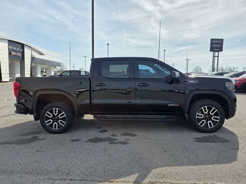 Used 2023 GMC Sierra 1500 AT4 w/ AT4 Premium Package image 8