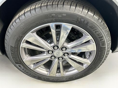 Used 2025 Cadillac XT6 Premium Luxury image 11