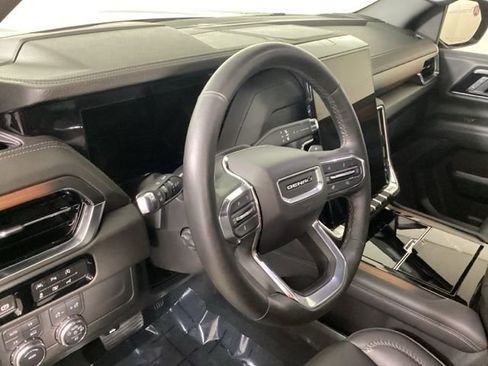 Used 2025 GMC Yukon Denali image 10