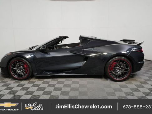 Used 2023 Chevrolet Corvette Z06 RWD image 30