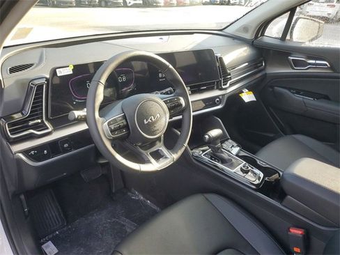 New 2025 Kia Sportage EX image 9