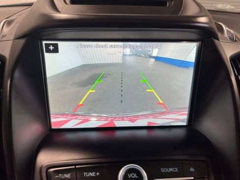 Used 2018 Ford Escape SE w/ SE Sport Appearance Package image 27