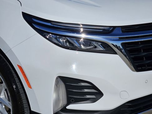 Used 2023 Chevrolet Equinox LT image 9