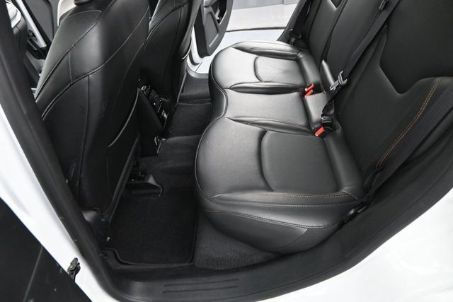 Used 2023 Jeep Compass Limited w/ Elite Group AWD/4WD image 16