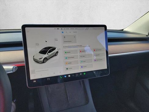 Used 2022 Tesla Model Y Long Range image 19