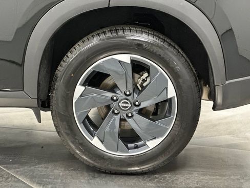 Used 2025 Nissan Rogue SV image 23