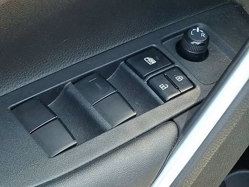 Used 2023 Toyota Corolla Cross XLE w/ Convenience Package AWD/4WD image 26