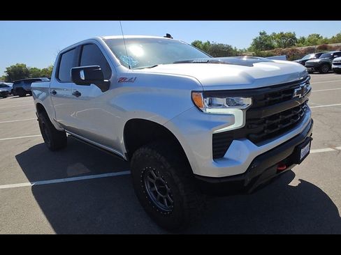 Used 2022 Chevrolet Silverado 1500 LT Trail Boss w/ LT Trail Boss Premium Package AWD/4WD image 6