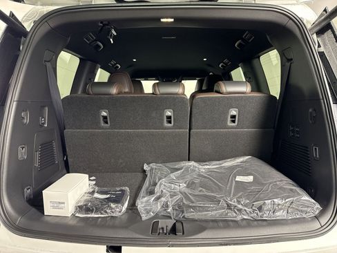 New 2026 Nissan Armada SL w/ Captain's Chari Seat Package image 32