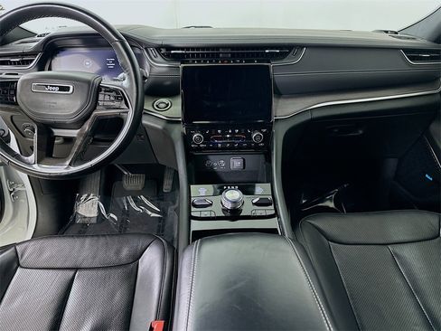 Used 2022 Jeep Grand Cherokee Overland image 18