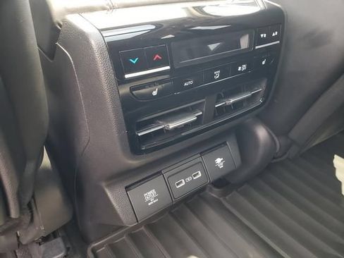 Used 2024 Acura MDX SH-AWD w/ Advance Package image 16