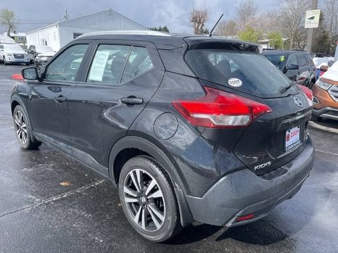 Used 2018 Nissan Kicks SV FWD image 6