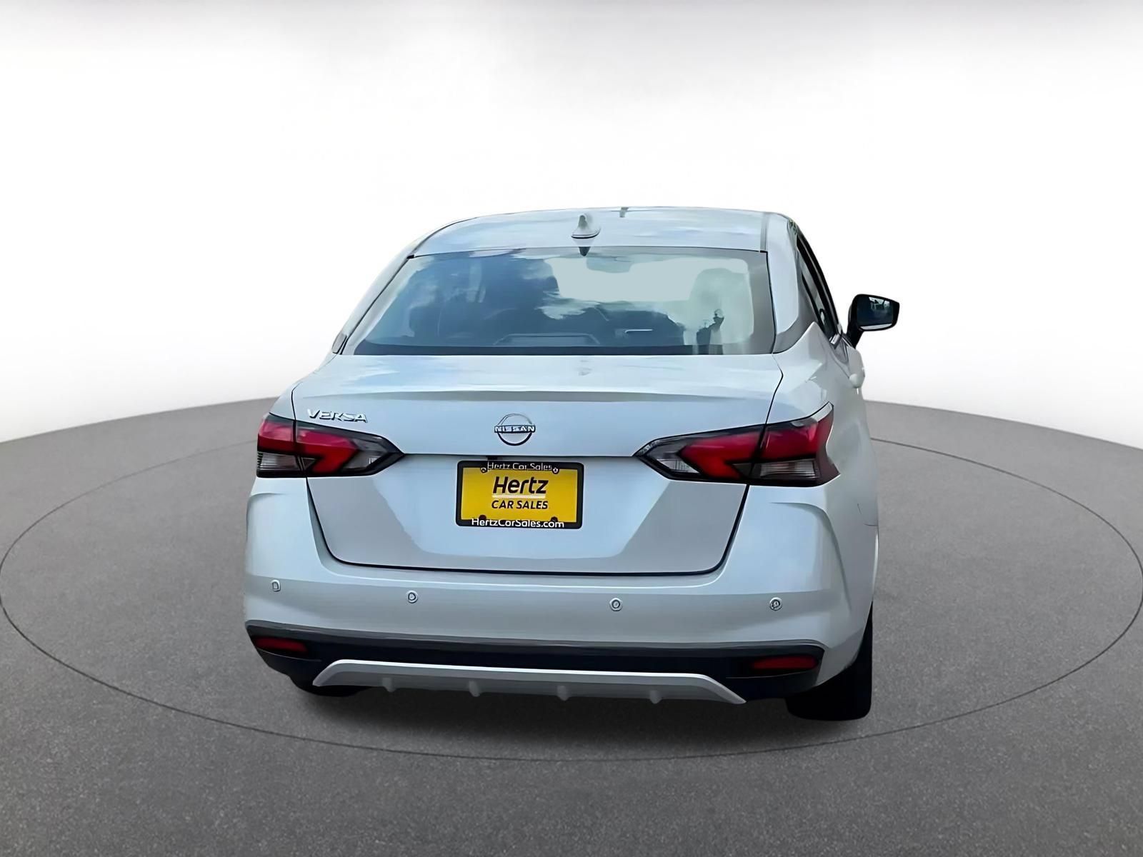 Used 2025 Nissan Versa SV FWD image 14