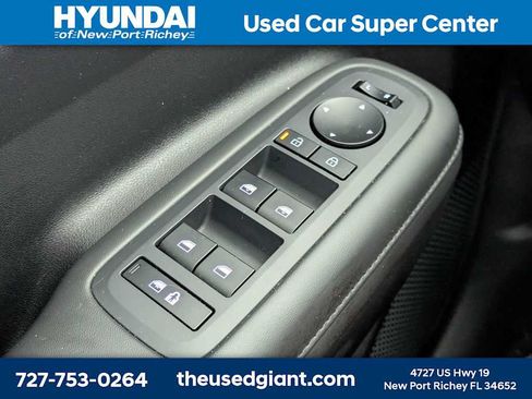 Certified 2025 Hyundai Santa Fe SEL FWD image 33