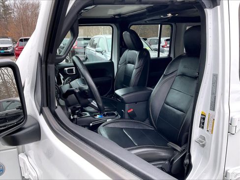 Used 2022 Jeep Wrangler Unlimited Sahara w/ Cold Weather Group image 10