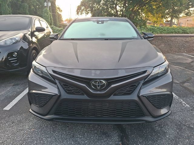 Used 2023 Toyota Camry SE FWD image 2