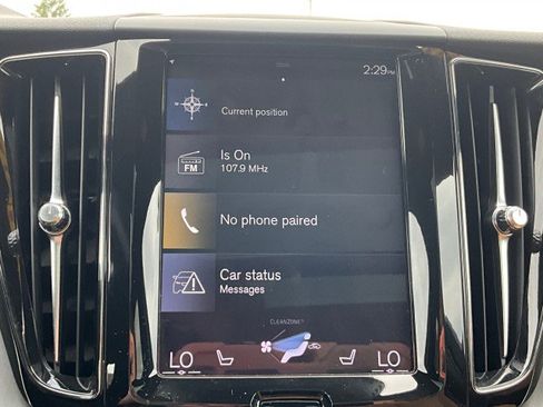 Used 2018 Volvo XC60 T5 Momentum w/ Vision Package AWD/4WD image 21